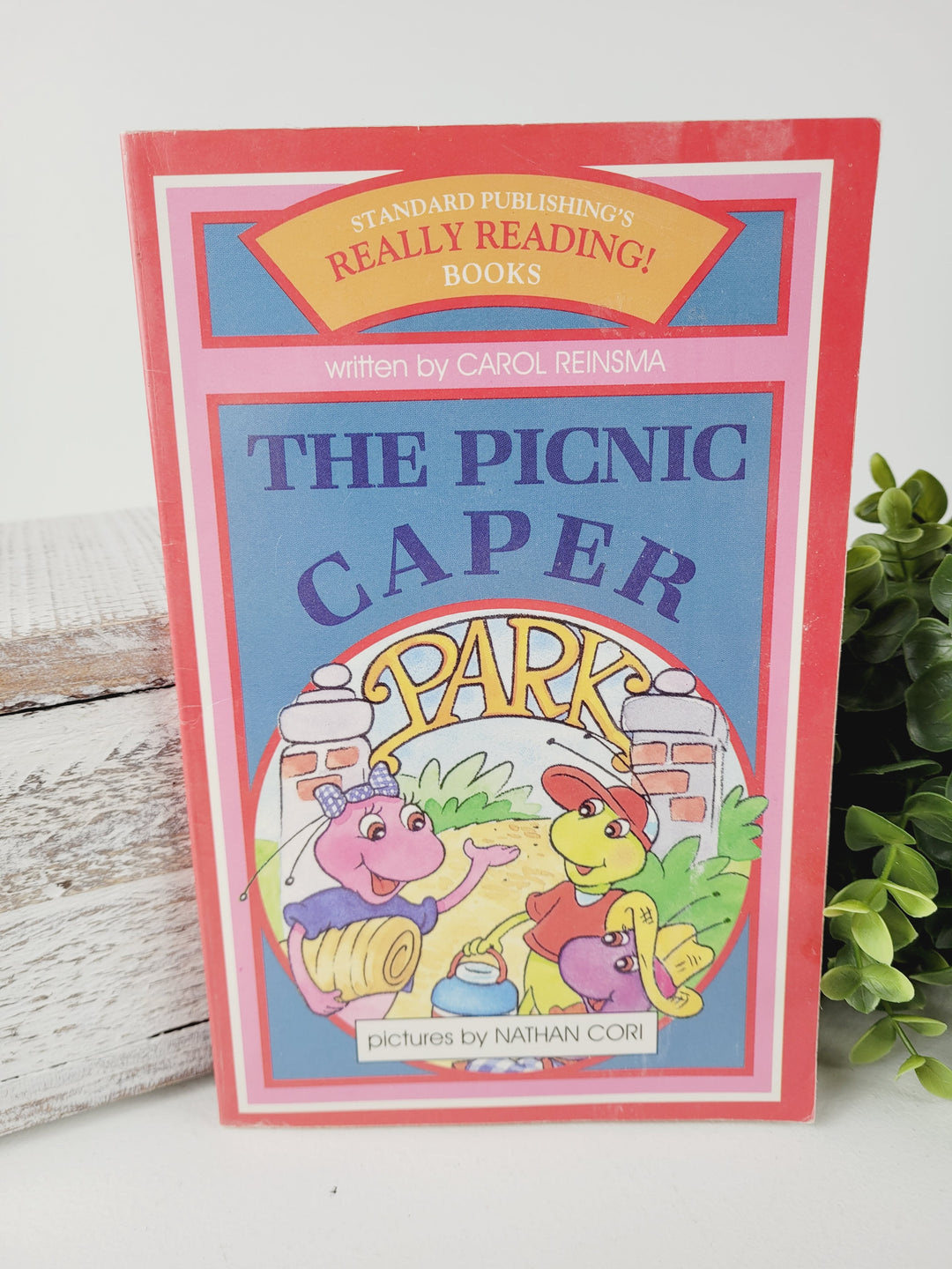THE PICNIC CAPER READER BOOK PRE-LOVED