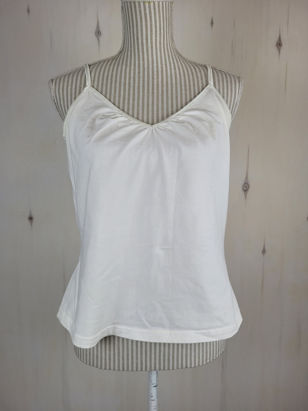 REITMANS WHITE TANK LADIES LARGE PRE-LOVED