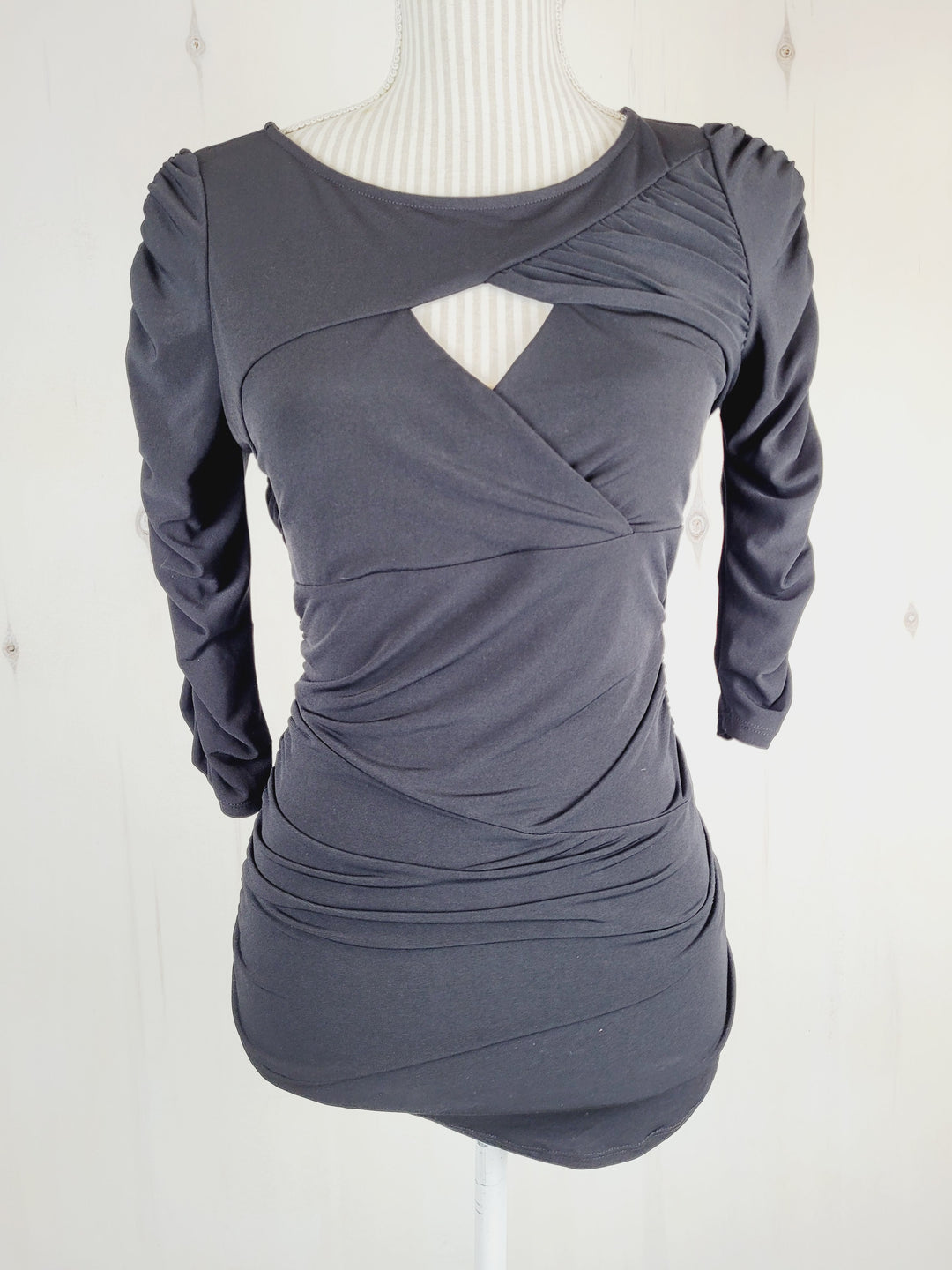 GUESS BLACK STRETCH TOP LADIES MEDIUM PRE-LOVED