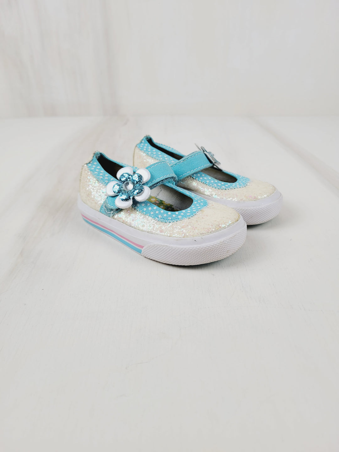KEDS BLUE FLOWER SPARKLY SHOE SIZE 5M PRE-LOVED