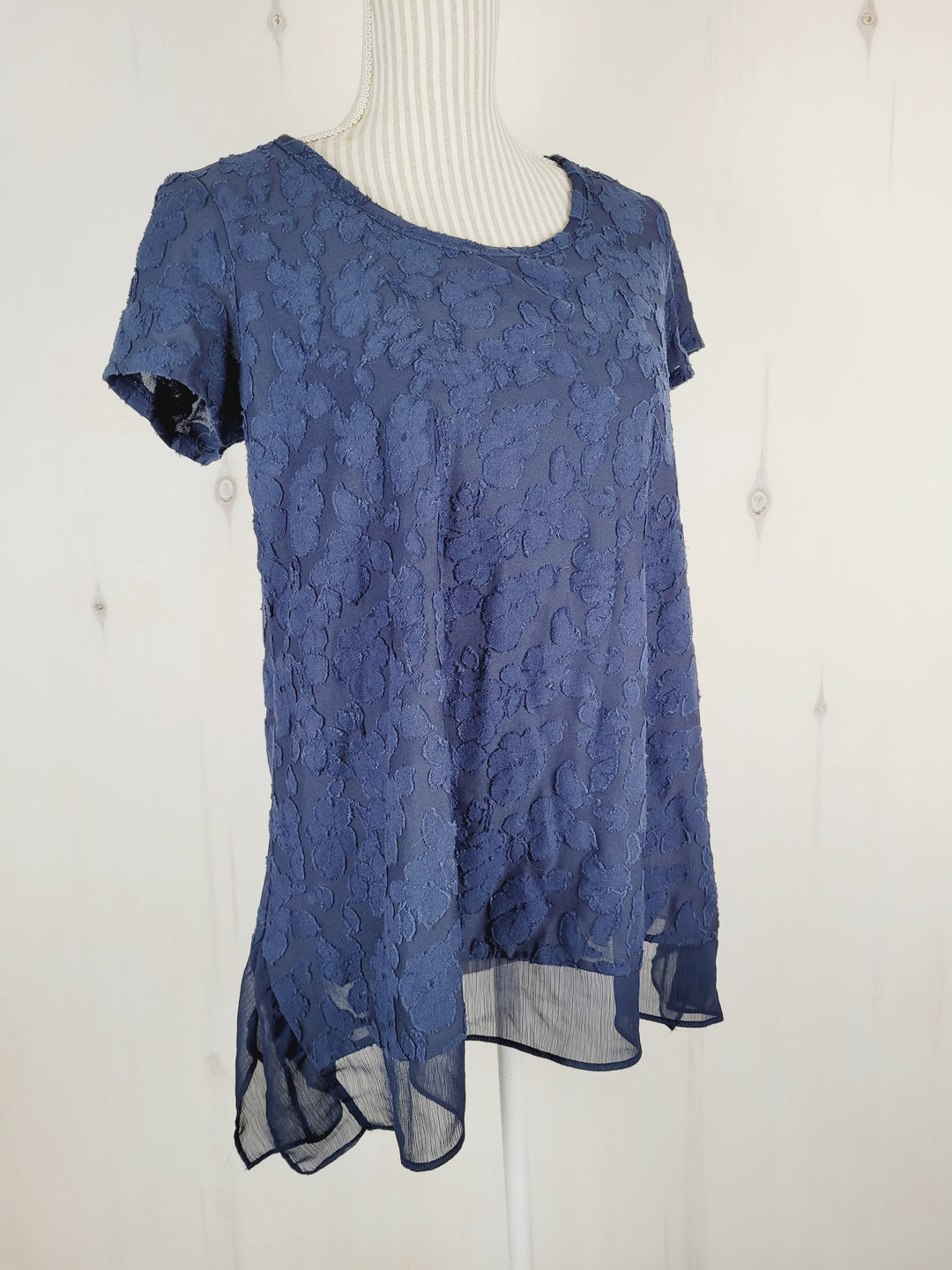 SIMPLY VERA BY VERA WANG NAVY FLORAL TOP LADIES MEDIUM PRE-LOVED