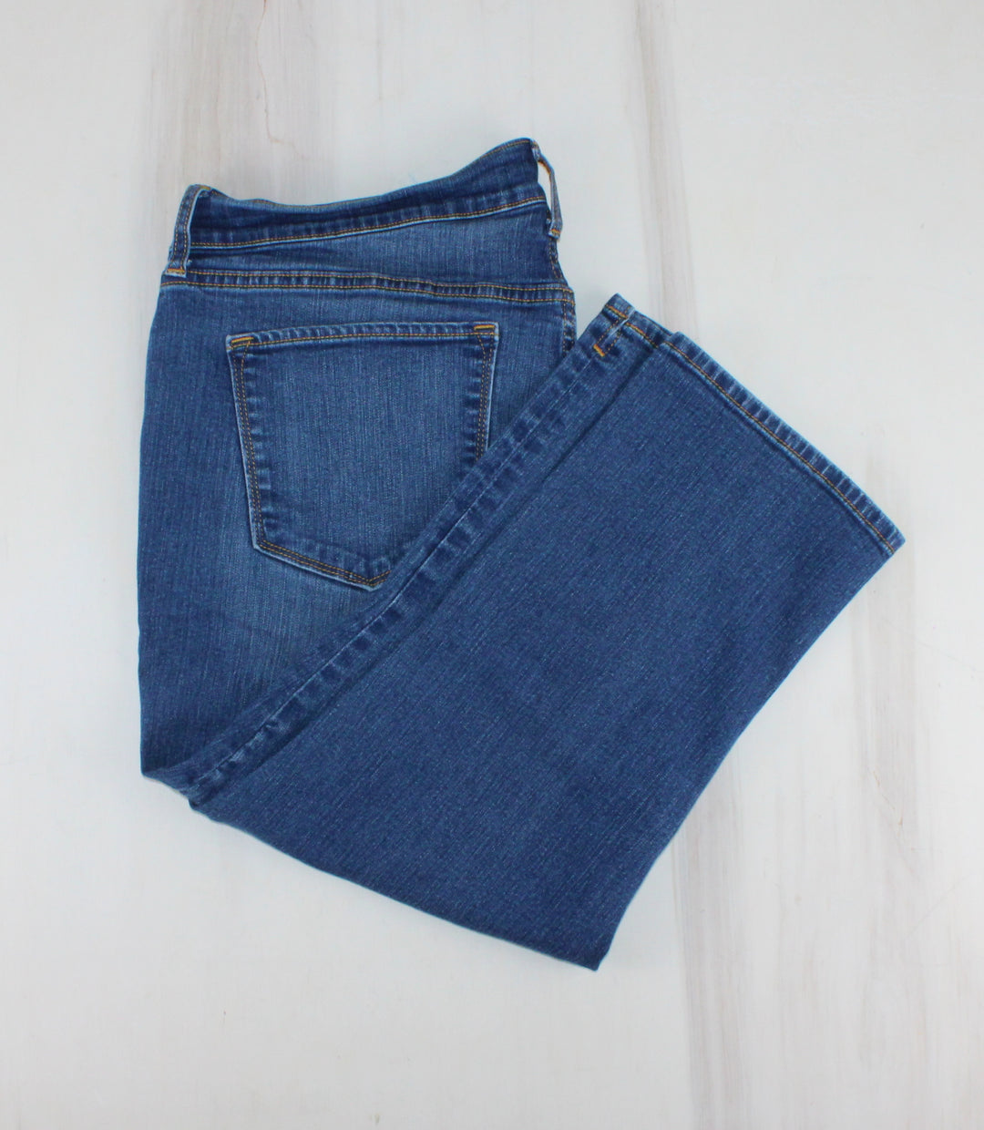 OLD NAVY FLIRT JEANS CAPRI LADIES SIZE 12 PRE-LOVED