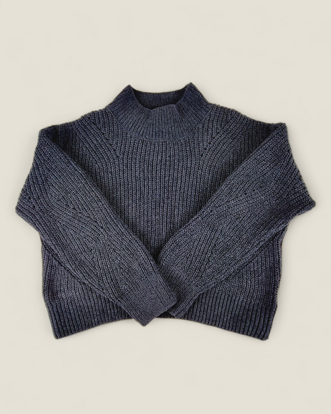 NO BOUNDRIES BLACK SWEATER LADIES MEDUIM PRE-LOVED