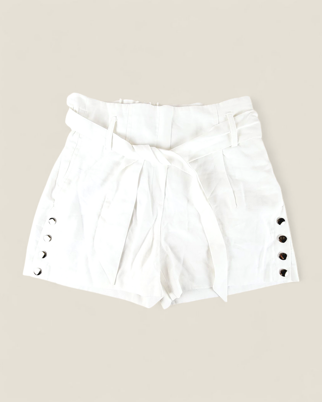 DYNMITE WHITE SHORTS LADIES SMALL PRE-LOVED