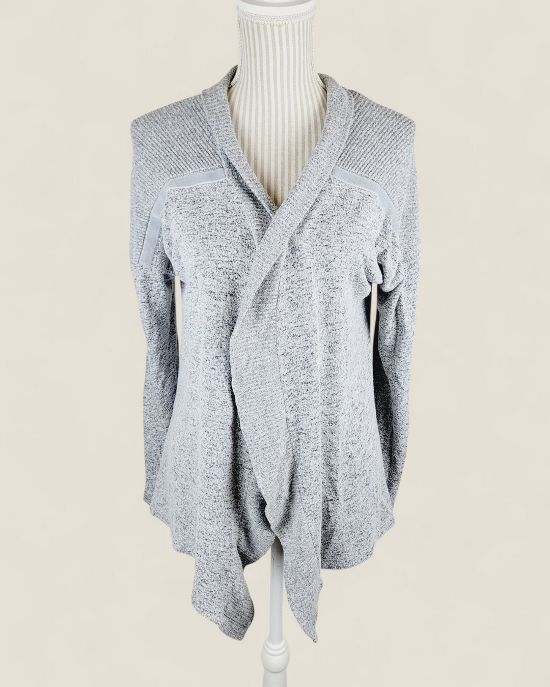 MAURICES LONG GREY SWEATER LADIES MEDIUM PRE-LOVED