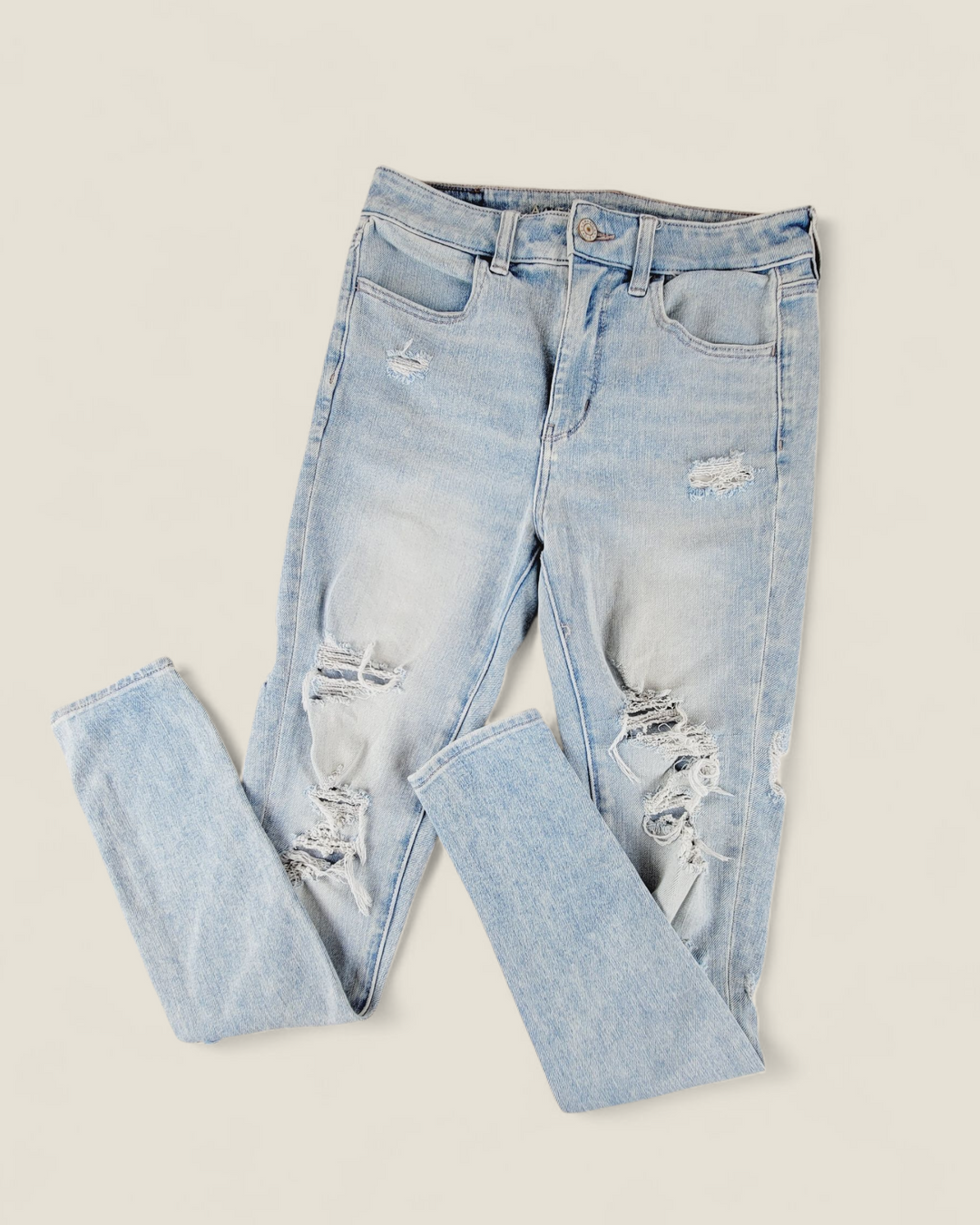 AMERICAN EAGLE DISTRESSED HIGH RISE JEANS SIZE 4 PRE-LOVED
