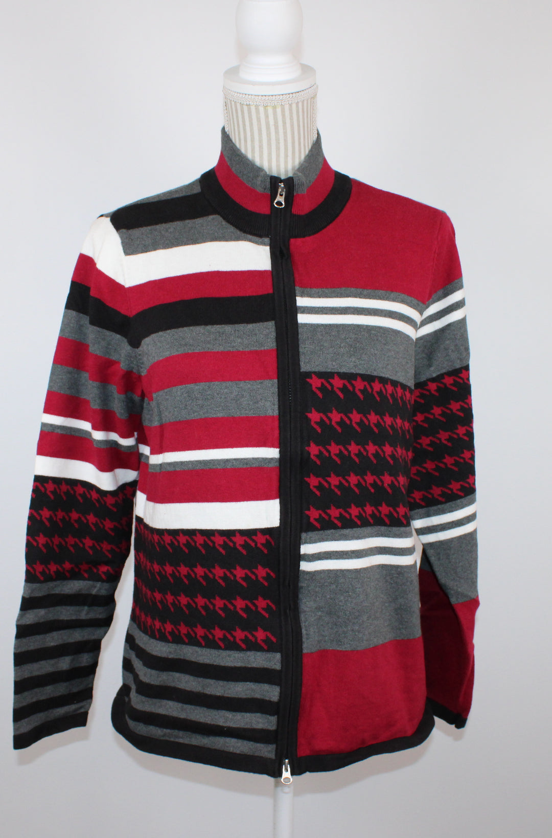 CHRISTOPHER AND BANKS SWEATER LARGE PRE-LOVED