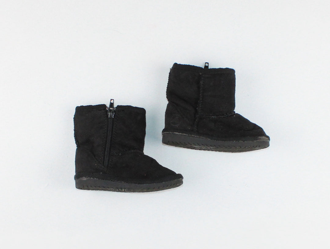 AIRWALKS BLACK BOOTS CHILD SIZE 3 PRE-LOVED