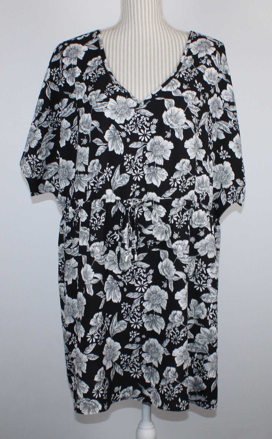 MARIO SERANI DRESS LADIES XL PRE-LOVED