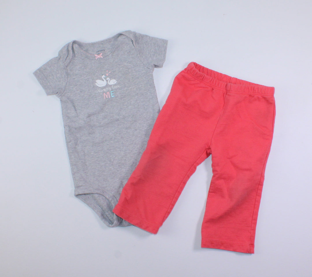 CARTERS MOMMY LOVES ME SWANS 12M PRE-LOVED