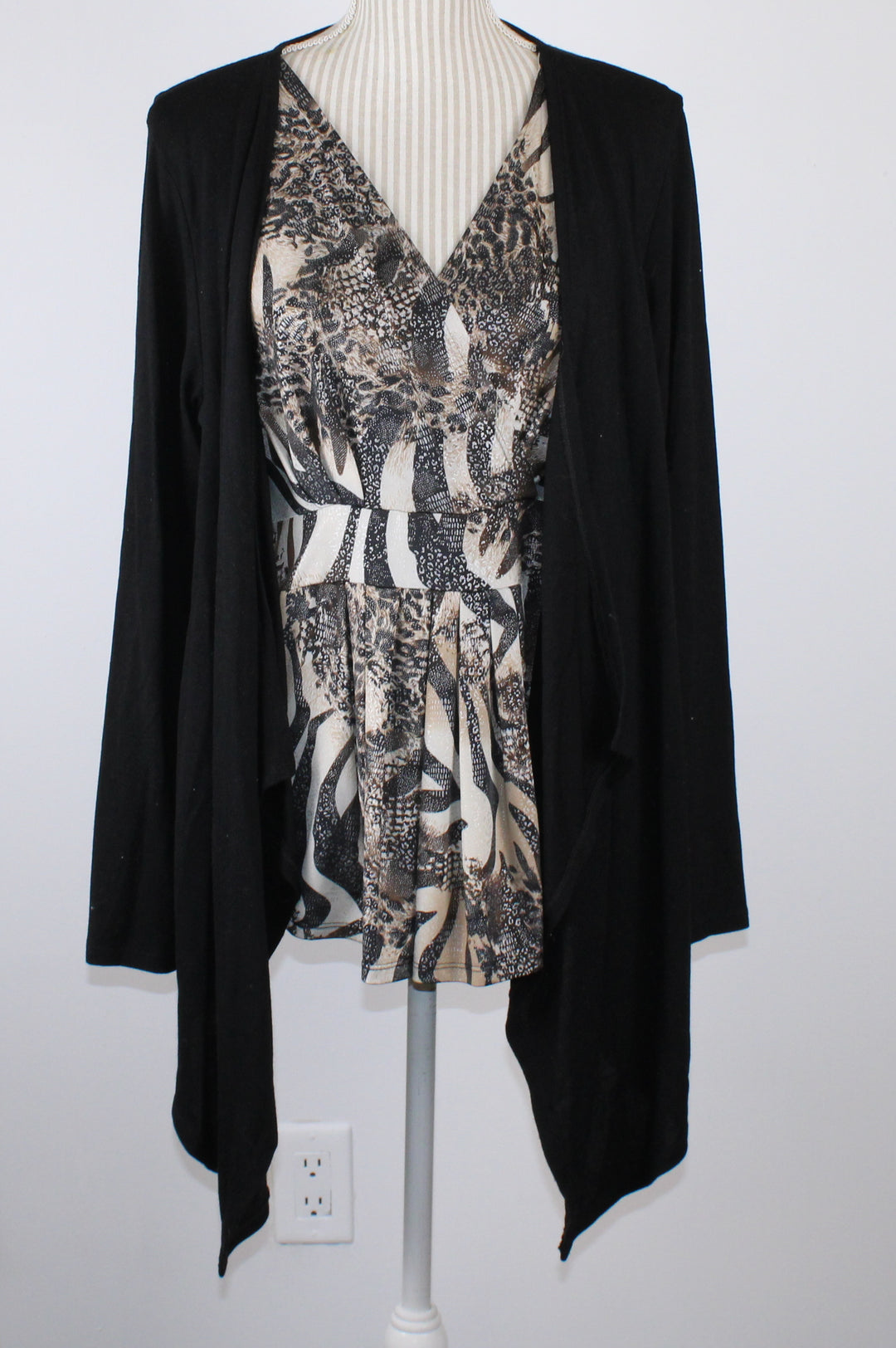 LAVENA 1 PC TOP LADIES MEDIUM PRE-LOVED