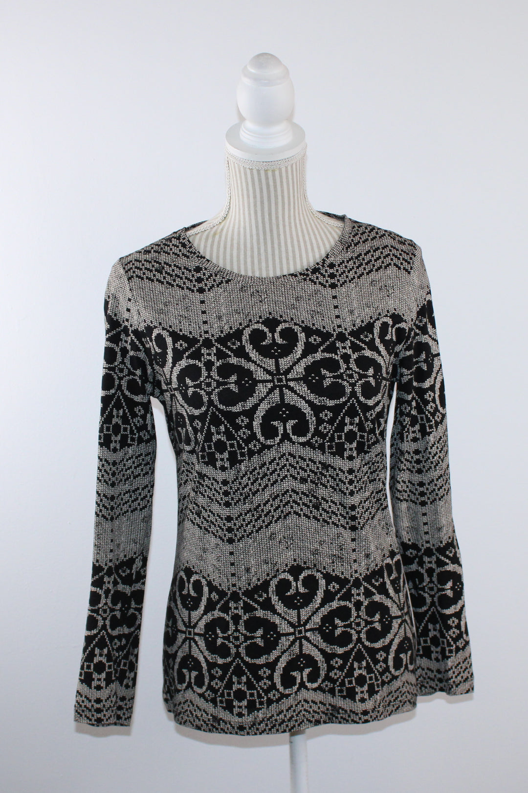 JOE FRESH BLACK SHIRT WITH BEIGE PATTERN LADIES MEDIUM PRE-LOVED