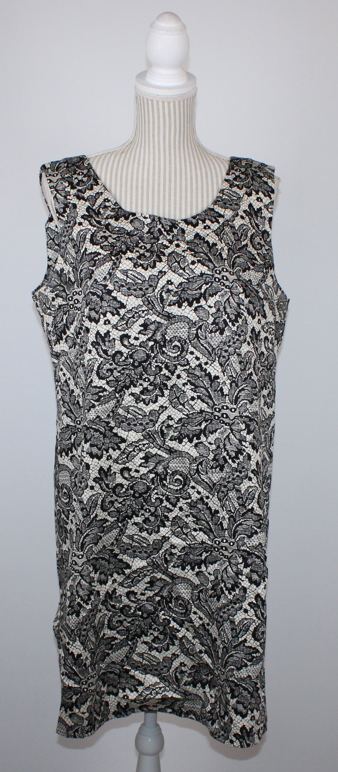 VANHEUSEN STUDIO CREAM & BLACK DRESS LADIES LARGE PRE-LOVED