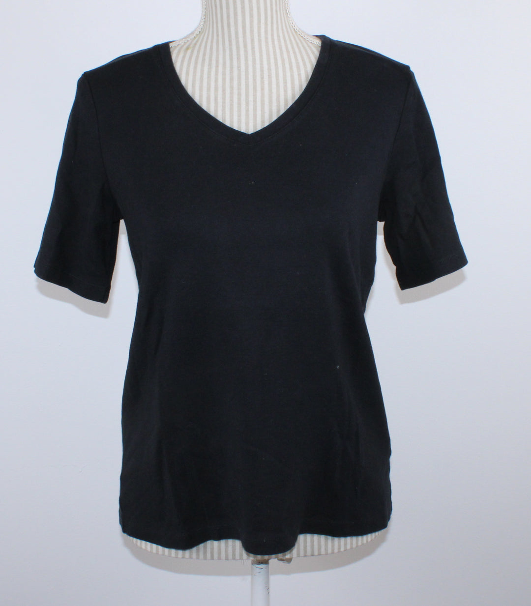 REFLECTIONS BLACK TEE LADIES MEDIUM PRE-LOVED