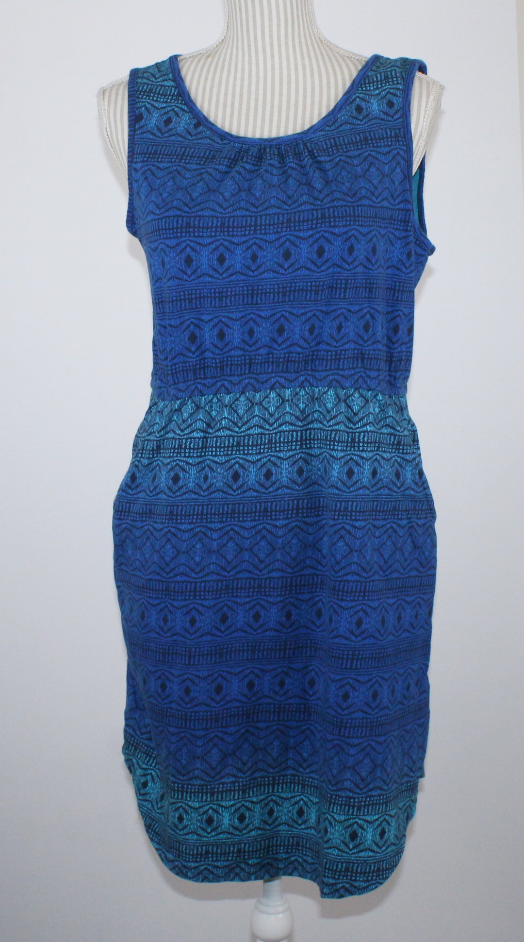MADE FOR LIFE DRESS LADIES SIZE SMALL PRE-LOVED