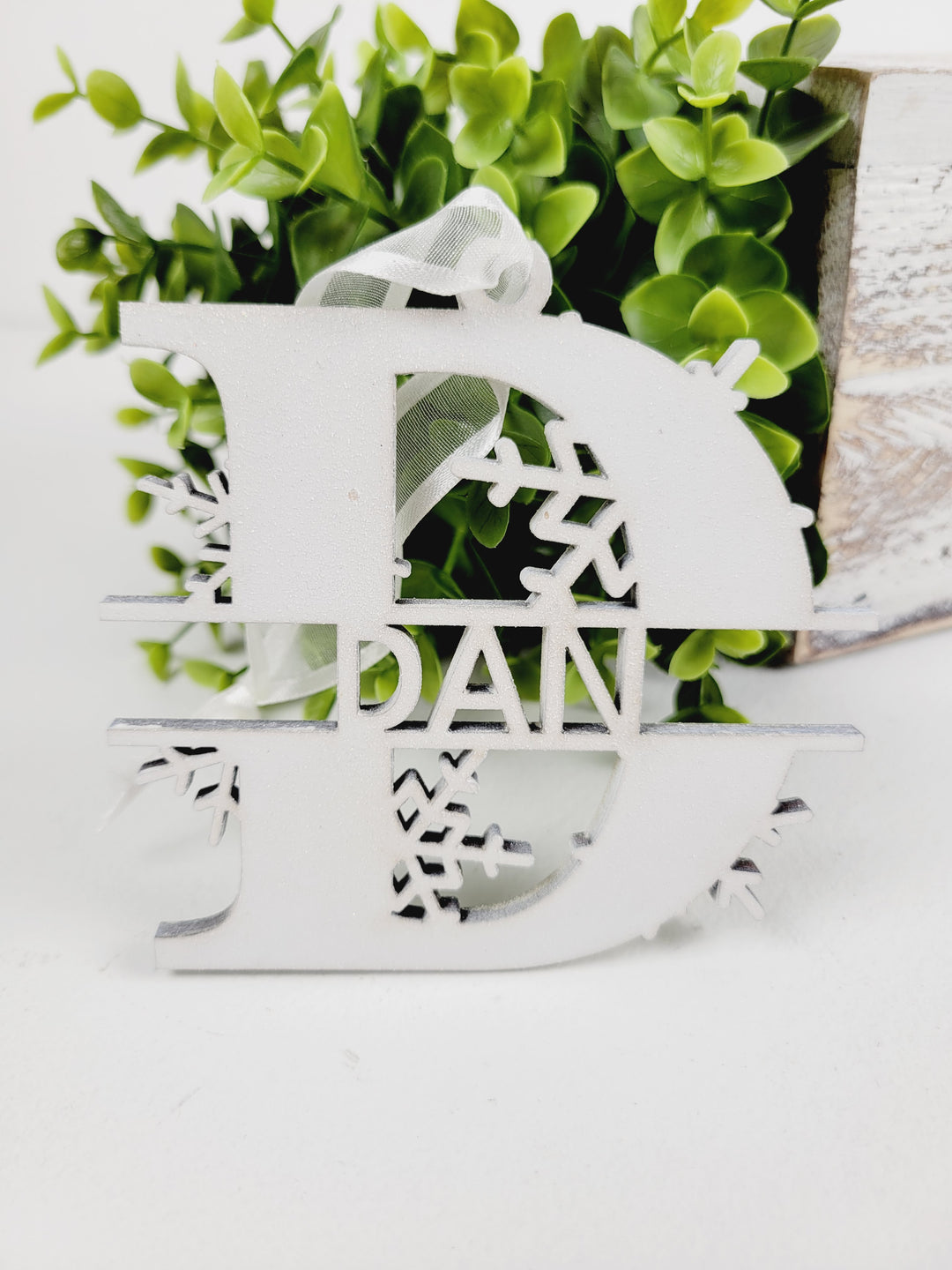 Rough Cut Dezigns, Snowflake Name Ornaments