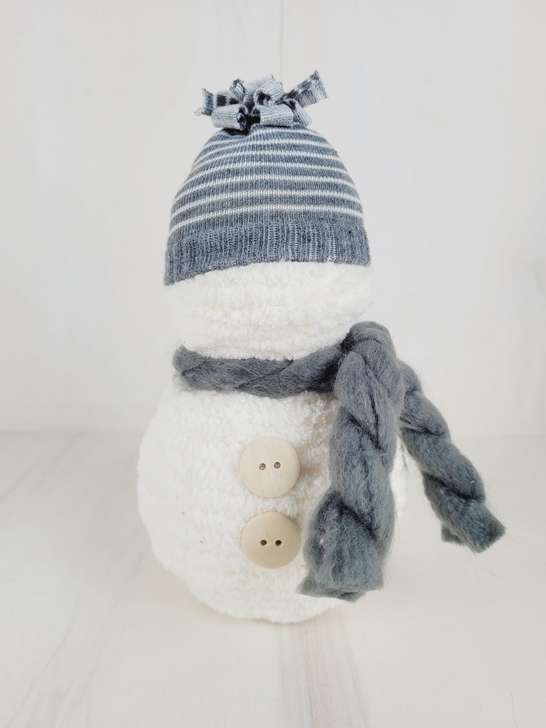 3-Thirty Design Co, Decorative Yarn Holiday Snowmen