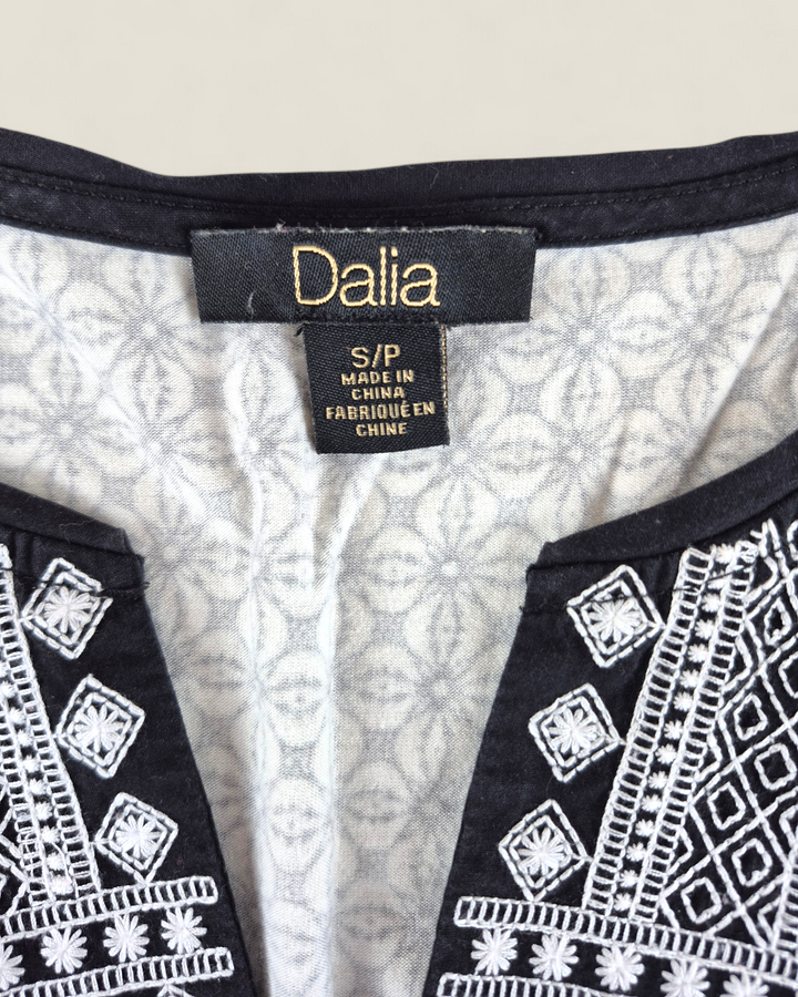 Pre-Loved Dalia Black & White Sleeveless Top Ladies Small | Betty’s Marketplace