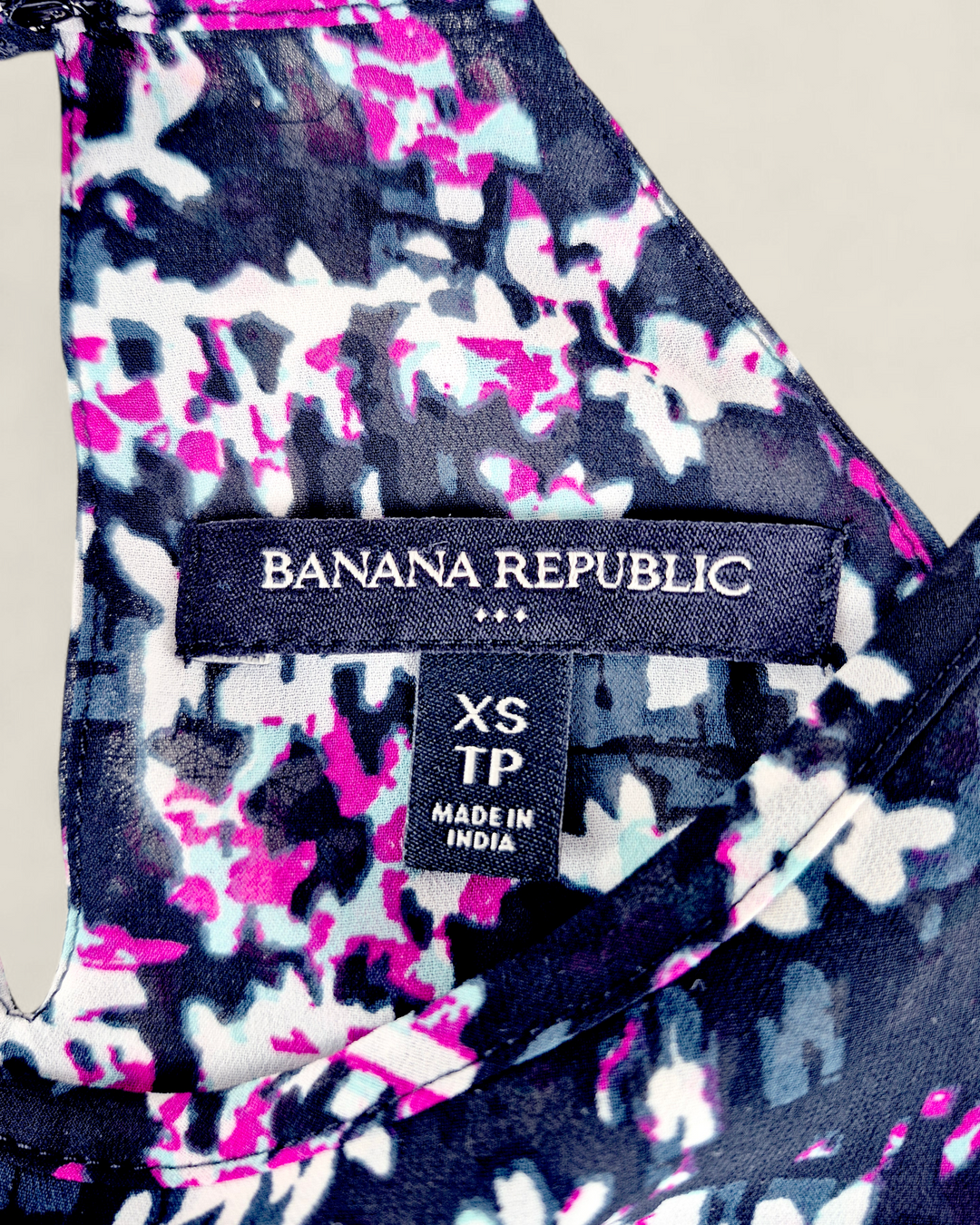 Pre-Loved Banana Republic Sleeveless Top Ladies XS | Betty’s Marketplace