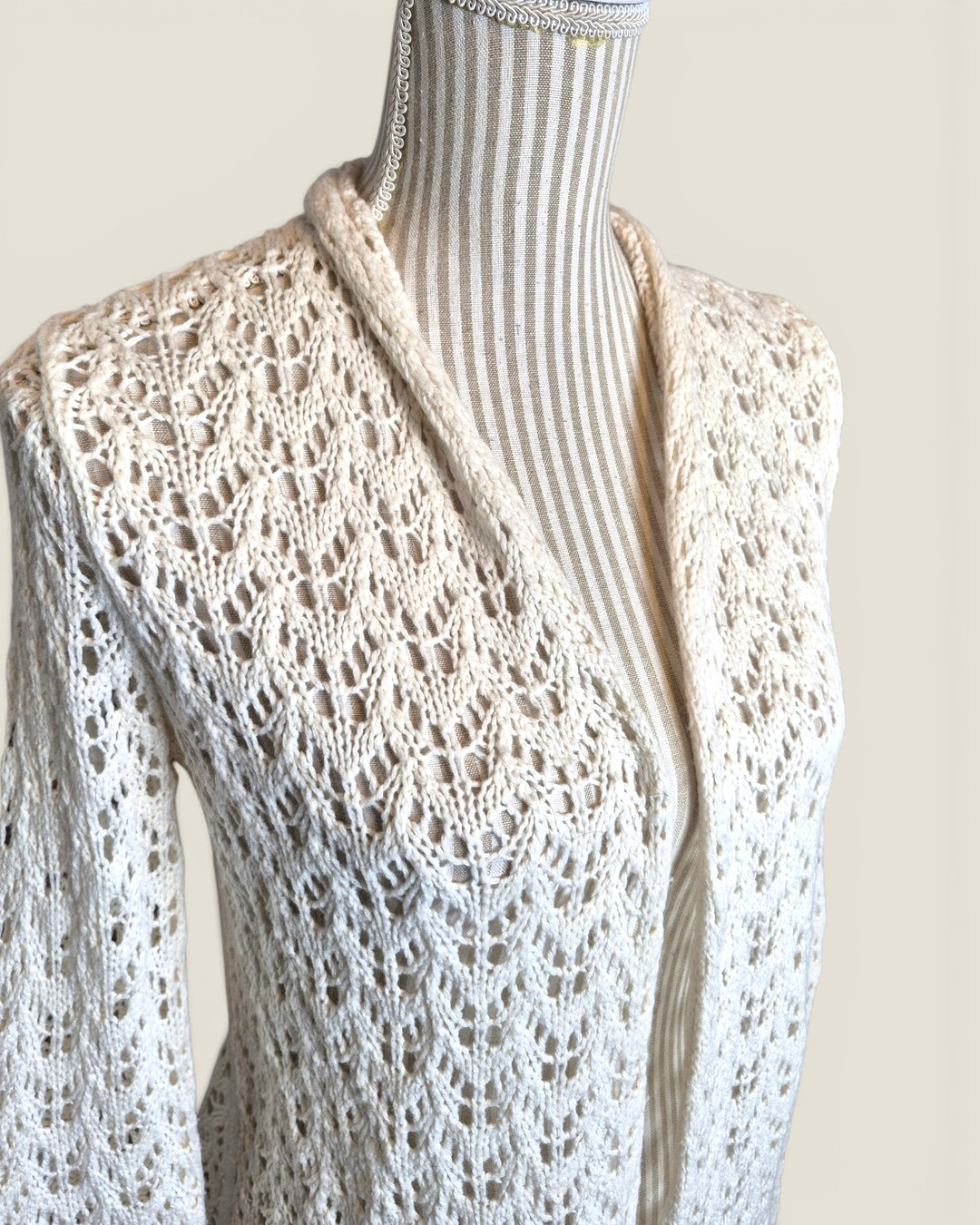 Pre-Loved Abercrombie White Knit Cardigan Ladies XL | Betty’s Marketplace