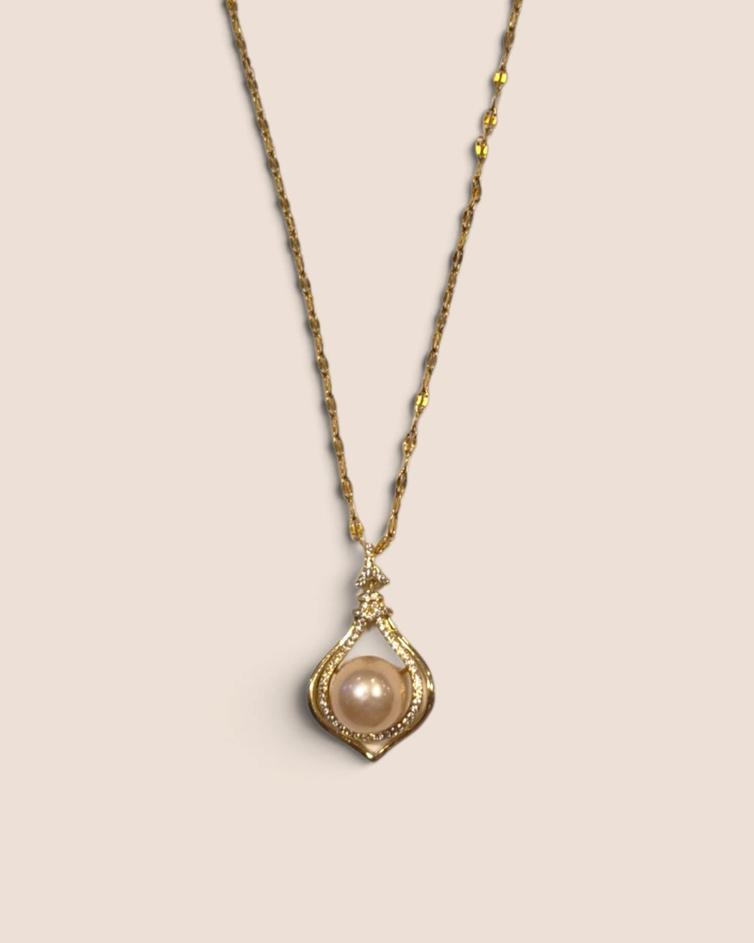 The Crystal Compass, Crystal Necklaces