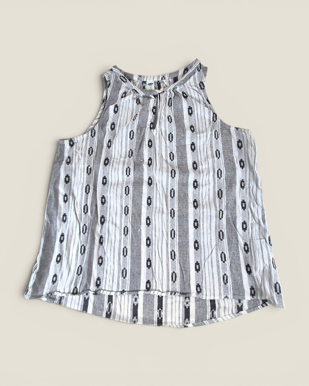 Pre-Loved Old Navy Black & White Patterned Top Ladies XL | Betty’s Marketplace