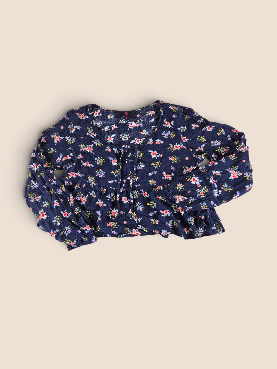 Pre-Loved No Boundaries Cropped Floral Long Sleeve Top Ladies XS | Betty’s Marketplace