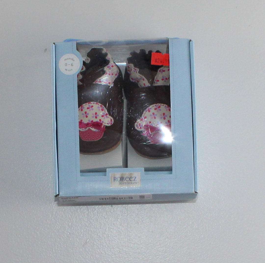 ROBEEZ CUPCAKE SHOES SIZE 0-6M EEUC/NEW